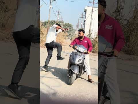 Scooty chalti kam, drama zyada hota hai 😂🛵 #shorts #shortvideo